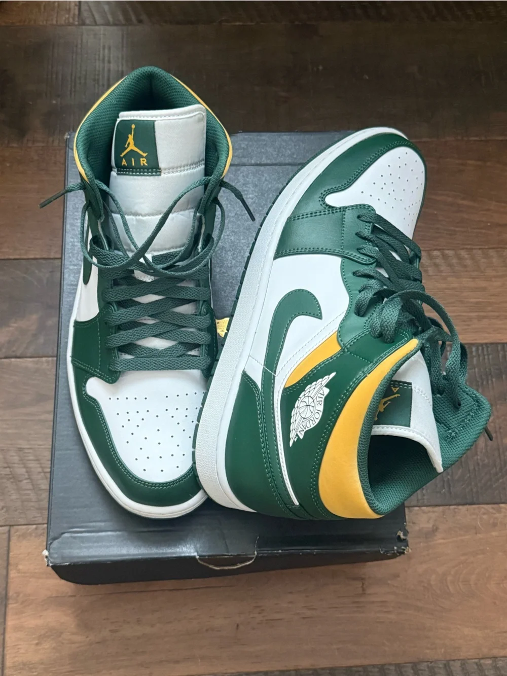 Jordan mid top